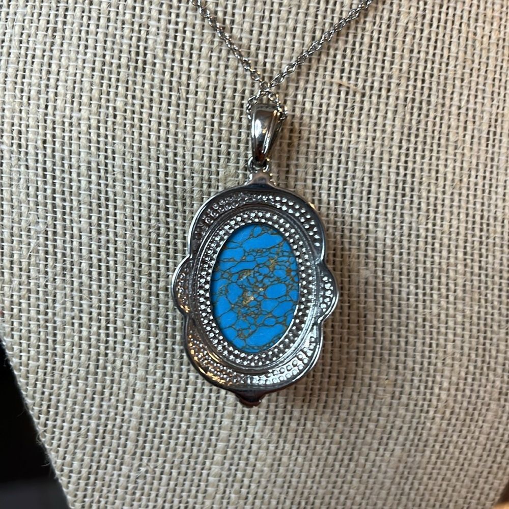 Mojave blue turquoise pendant necklace 20” in stainless steel, magnetic closure - Picture 3 of 6
